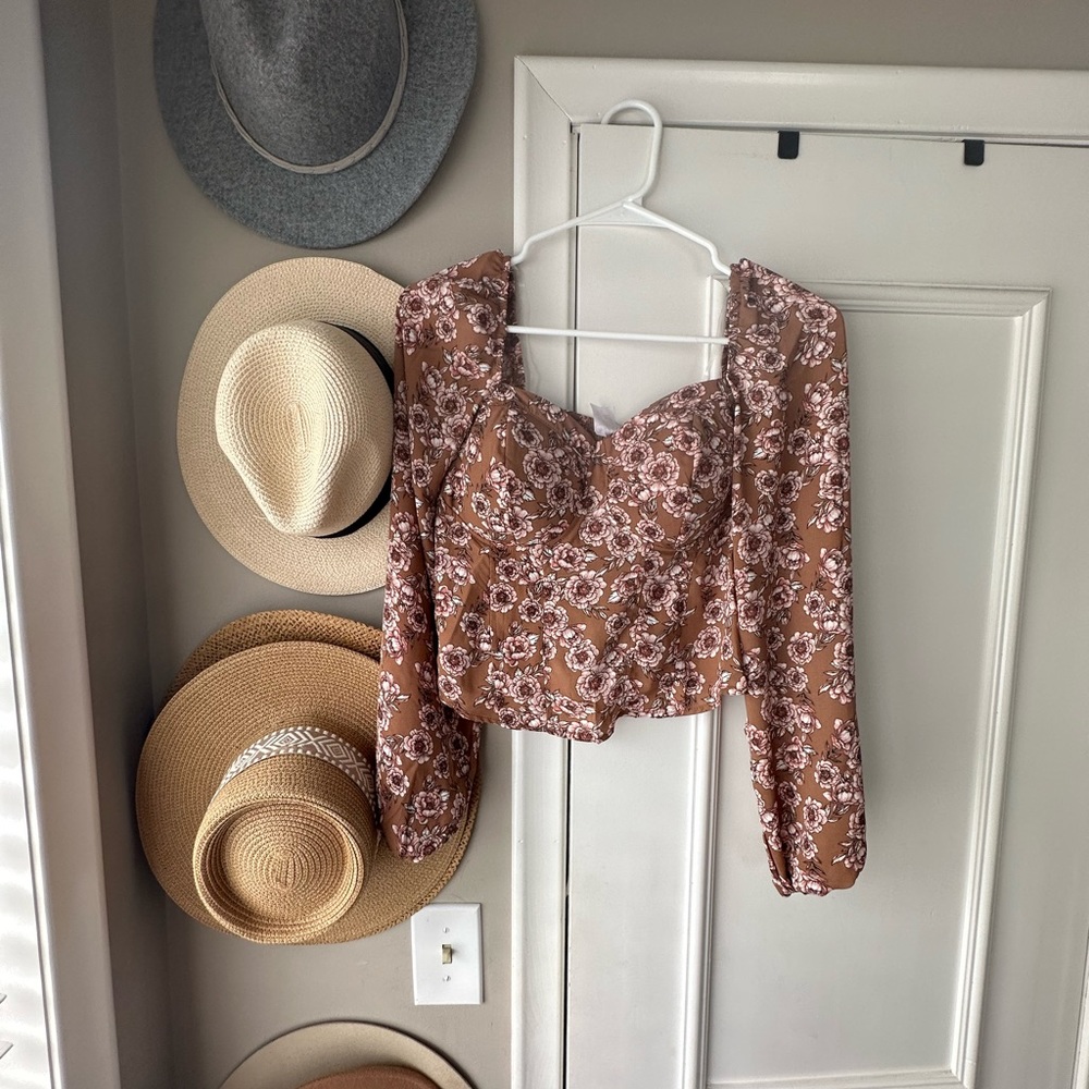 BRAND NEW floral top